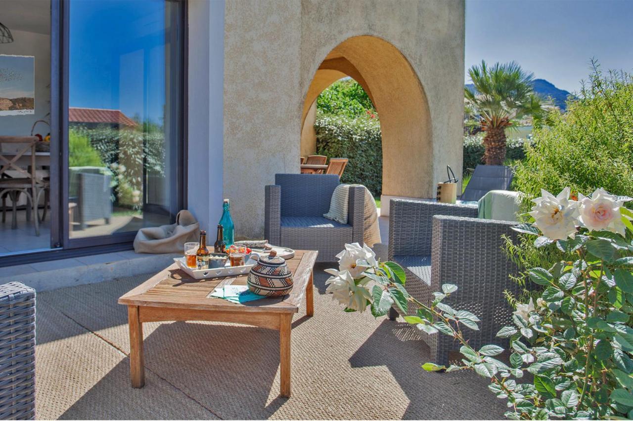 location de vacances Olivier jardin privatif et piscine chauffée partagée Calvi  Extérieur photo
