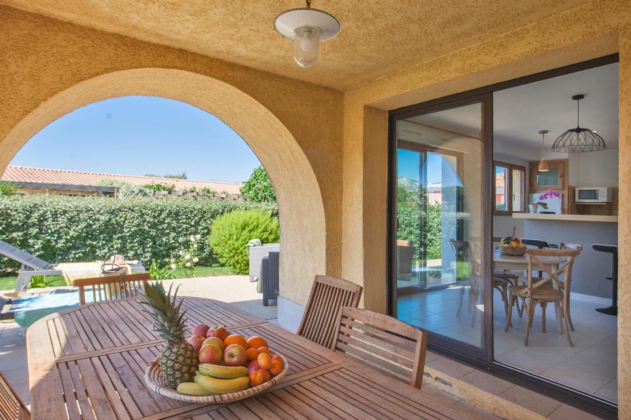 location de vacances Olivier jardin privatif et piscine chauffée partagée Calvi  Extérieur photo